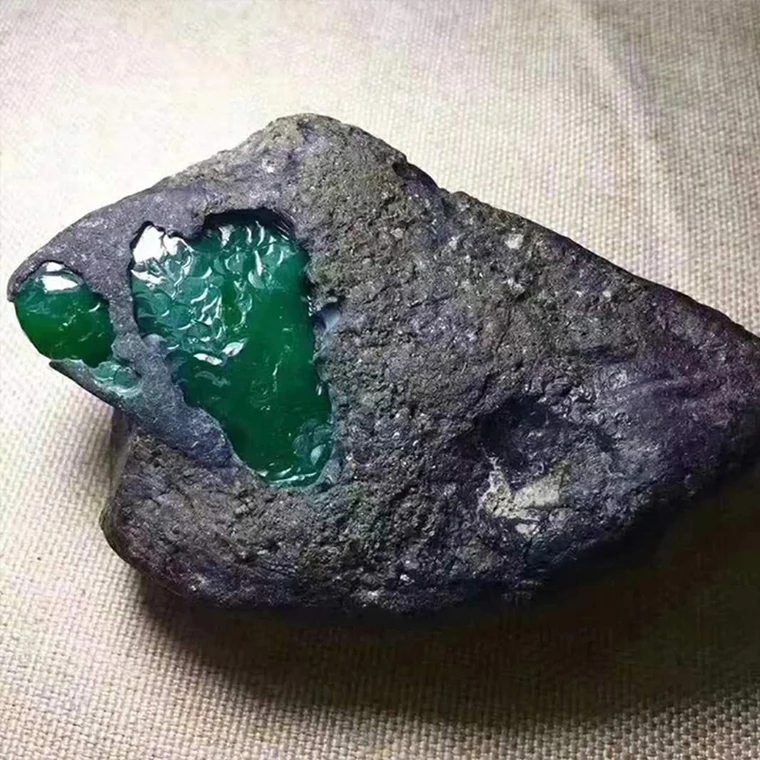 翡翠原石可以作假吗？有哪些作假手段 