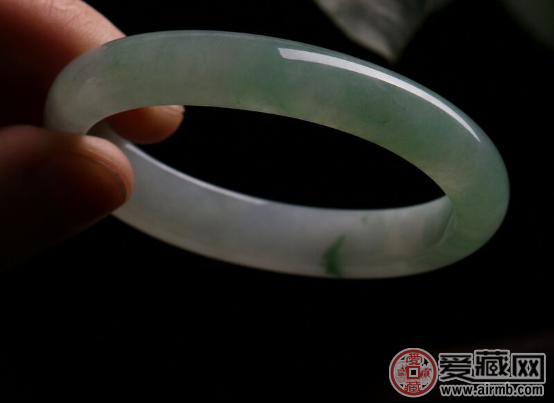 冰糯种翡翠怎么卖？以下几点帮你了解行情 