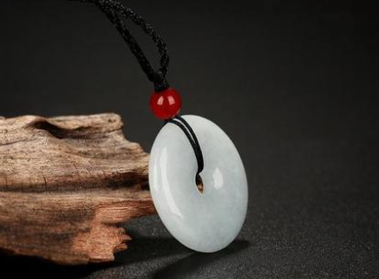 玛瑙和玉的区别 玛瑙和玉的区别哪个值钱   第2张