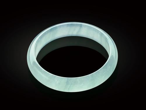 翡翠手镯怎么挑选 价格多少比较合适   第1张