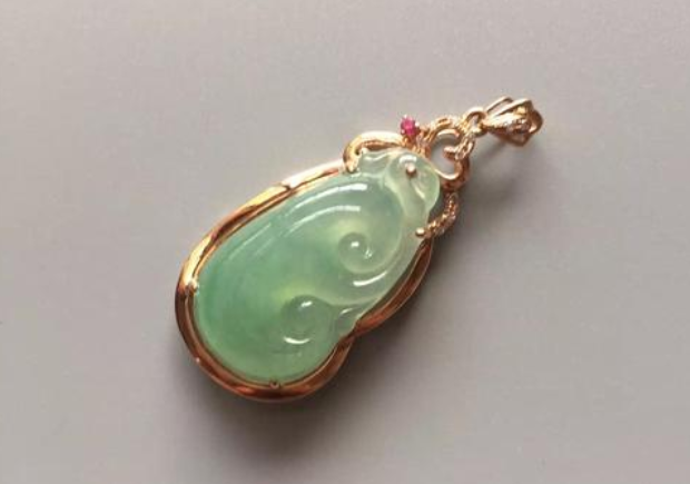 如意翡翠挂件 如意翡翠挂件的四大寓意   第1张