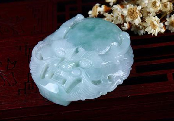 冰糯种飘花翡翠市场价一般是多少钱   第1张