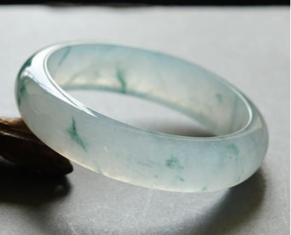 飘花翡翠市场价 飘花翡翠多少钱一个   第2张