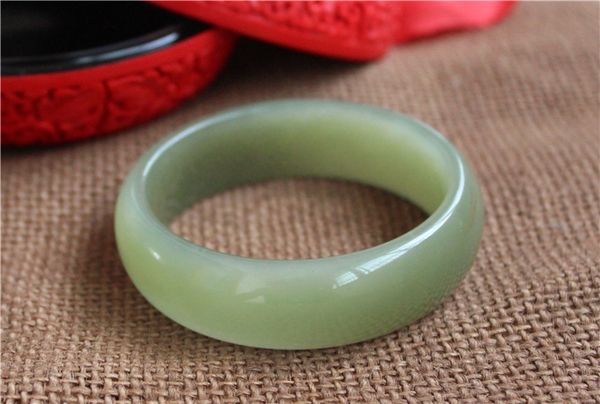 和田玉青玉手镯价格 现在和田青玉手镯价格猛涨？   第1张