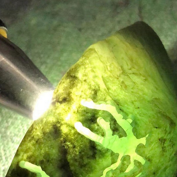 自己的玉石怎么鉴定 玉石鉴定小技巧 