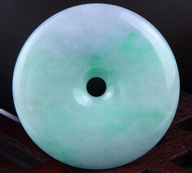 糯种翡翠平安扣市场价一般是多少钱一个   第1张