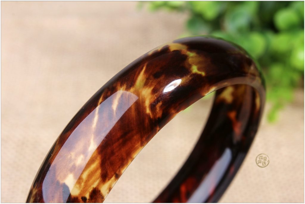 玳瑁什么颜色好 玳瑁怎么挑   第2张