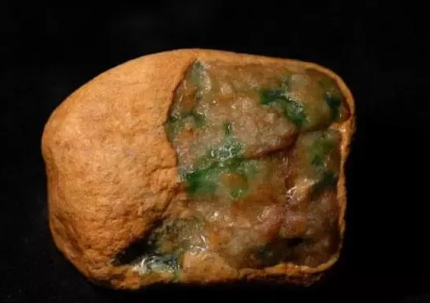 翡翠原石的市场价格 翡翠原石现在多少钱   第2张