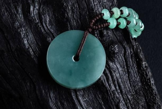 蓝水翡翠价格 蓝水翡翠一般什么价格   第1张