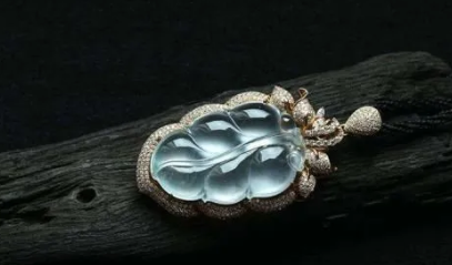 玻璃种翡翠市场价格 玻璃种翡翠什么价位 