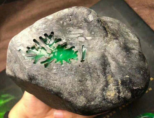 腾冲翡翠原石市场 腾冲翡翠原石市场在哪里 第2张