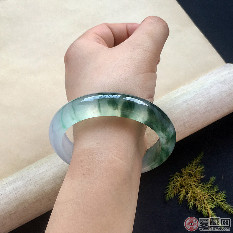 揭秘：那些年在云南旅游买的翡翠，真的值那个价钱? 