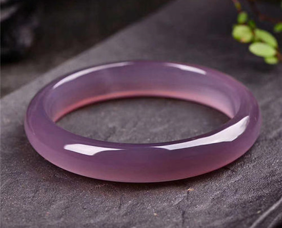 紫玛瑙值钱吗 紫玛瑙和水晶的区别 