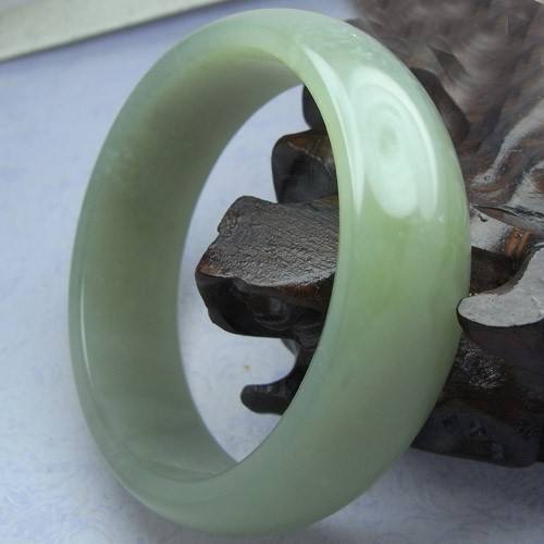 和田玉镯价格 几十块几百块是真的和田玉镯吗   第1张