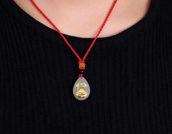 金镶玉吊坠的寓意以及文化意义   第1张