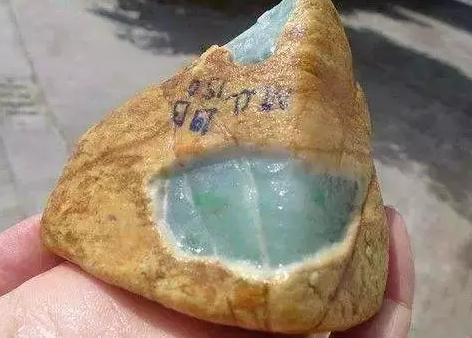 翡翠老料和新料的区别 主要有这三大区别   第2张