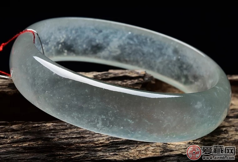 翡翠的瑕疵对价值的影响有多大 
