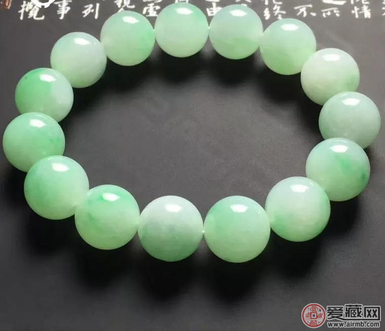 戴翡翠手链有什么好处 