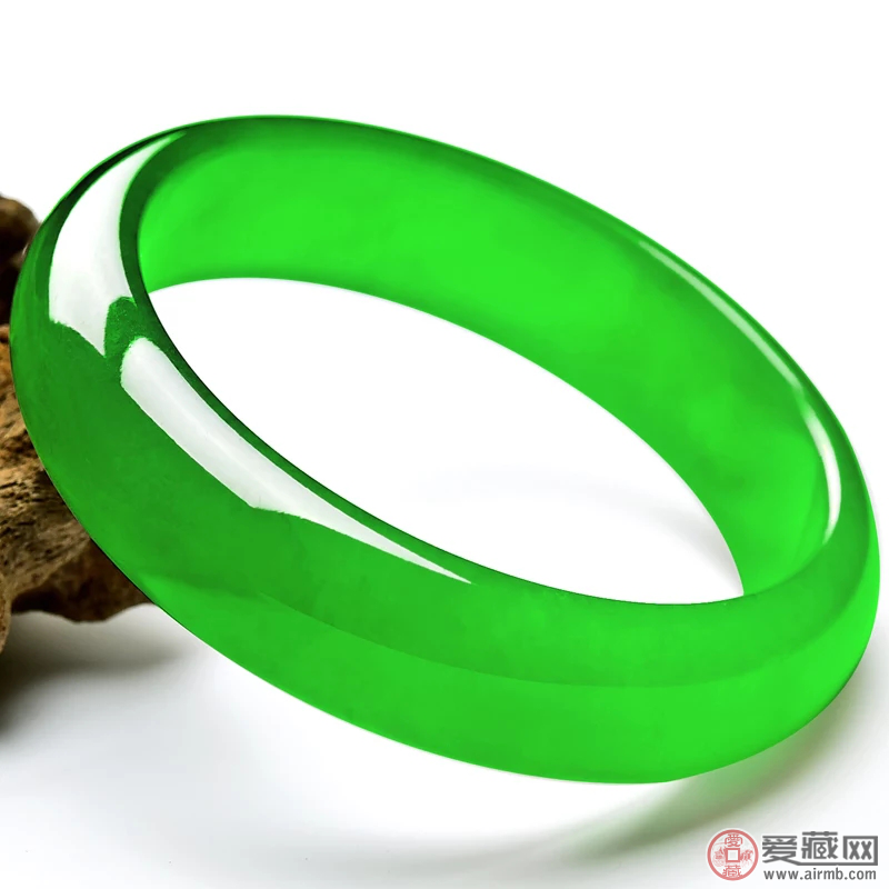 五花八门的翡翠首饰，怎样辨别翡翠的真假 