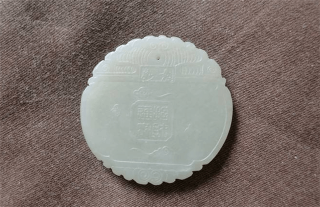 上等和田玉玉牌常见哪些题材，它们又有怎么样的寓意？   第3张