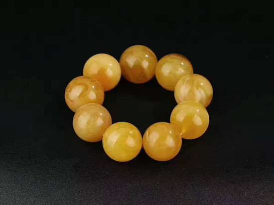 佩戴琥珀的功效与作用 佩戴琥珀的好处 第2张