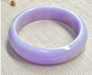浅紫色翡翠手镯 浅紫色翡翠手镯价格及寓意   第2张