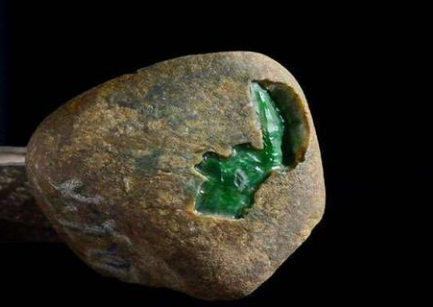 翡翠原石批发价格 翡翠原石批发价格一般是多少 第1张