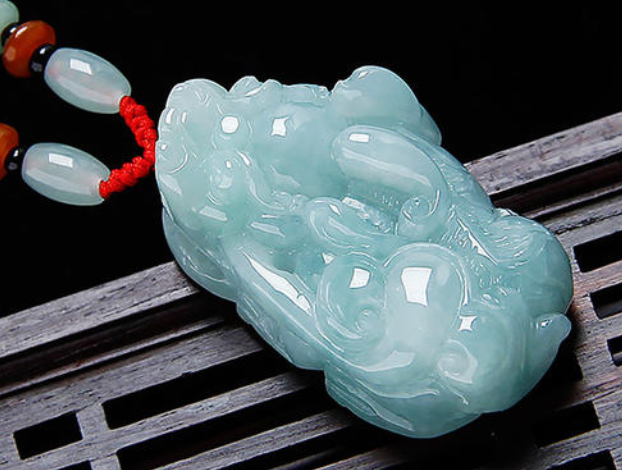 缅甸翡翠价格便宜吗 真正的缅甸翡翠要多少钱   第2张