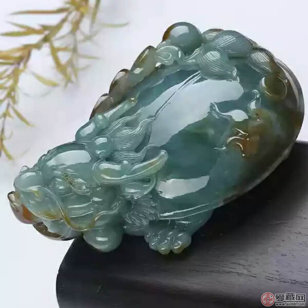 如何选择油青种翡翠，油青种翡翠保养技巧有哪些?   第1张