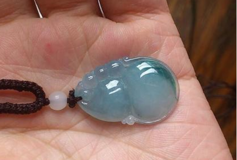 翡翠怎样鉴别真假 翡翠造假方式以及鉴别方法 第2张