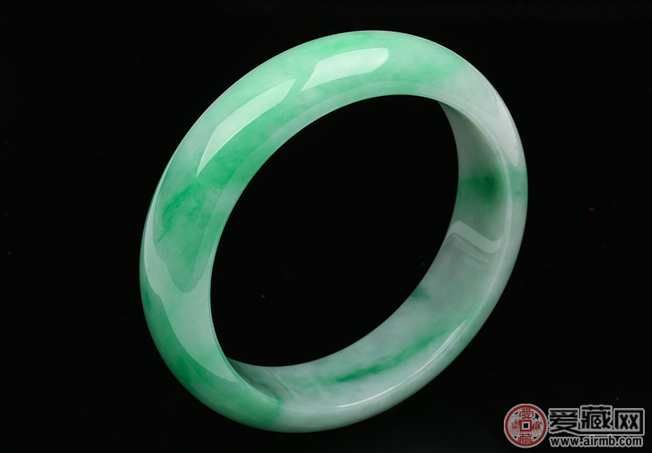 网购翡翠手镯如何防止被骗?翡翠手镯网购小技巧 