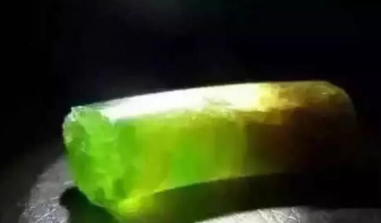 翡翠能承受多少度的高温，说出来吓你一跳   第10张