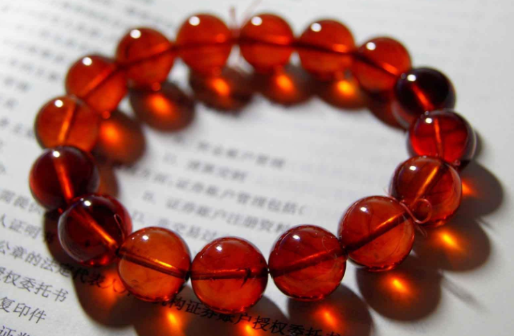 血琥珀作用功效 血琥珀价值 