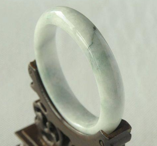 一千左右翡翠手镯图片 一千左右翡翠手镯好不好   第1张