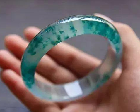 翡翠“手镯王”惊现苏富比拍卖会，估价一个亿   第13张