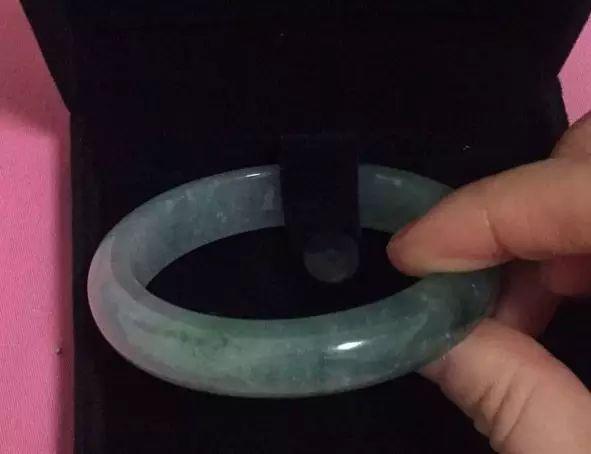 翡翠鉴定：这种料子的翡翠还不如不买   第1张