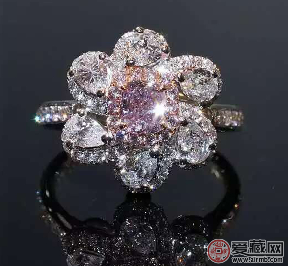 彩钻和白钻回收价格差多少? 