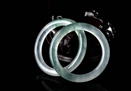 怎样辨别翡翠的好坏 翡翠的区分好坏   第1张