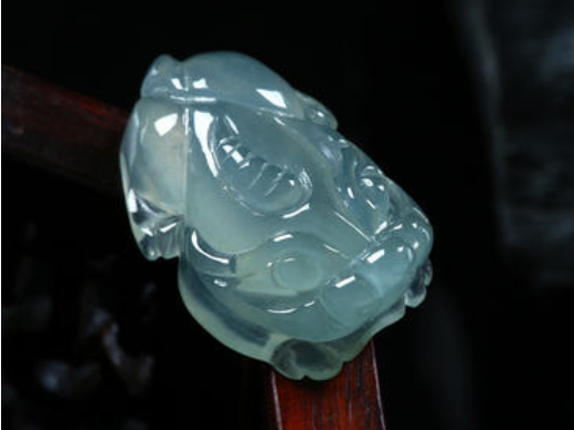 冰种翡翠值钱吗 怎么鉴别真正的冰种翡翠   第1张