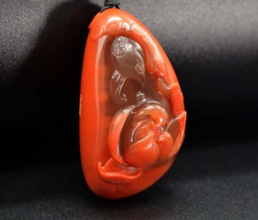 玛瑙和玉的区别 玛瑙和玉的区别哪个值钱   第1张