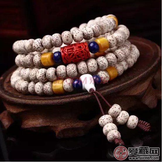 最全的星月菩提子配饰指南 星月搭配饰有哪些   第4张