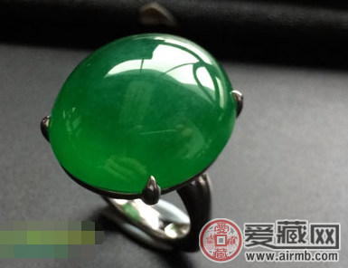 为什么翡翠戒指比钻戒更时尚？ 