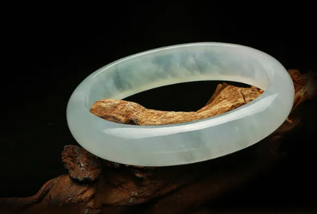 什么是冰种翡翠手镯 真正的冰种翡翠手镯   第1张