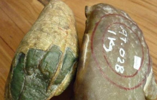 怎么识别翡翠原石 识别翡翠原石看准这三点   第1张