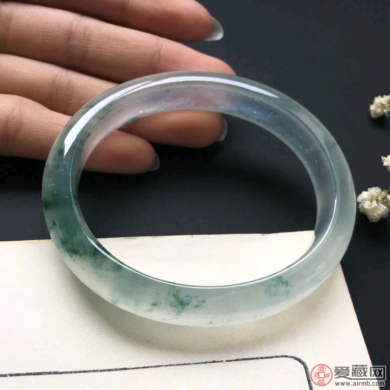 如何挑选翡翠手镯?有口诀吗?   第1张