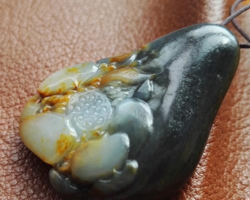 三色和田玉有收藏价值吗 它的价格影响因素包含哪些 