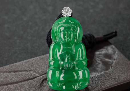 翡翠市场价格是多少钱 翡翠市场行情及挑选   第1张