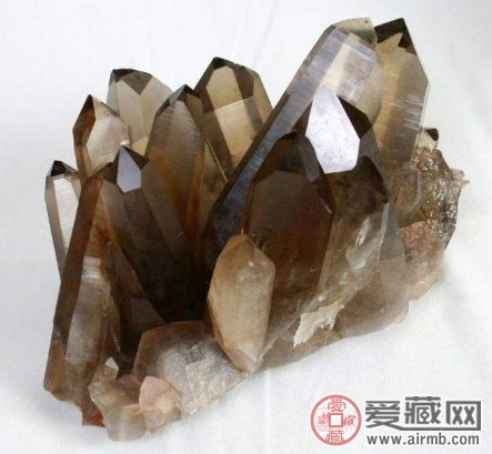 佩戴烟水晶有什么好处 