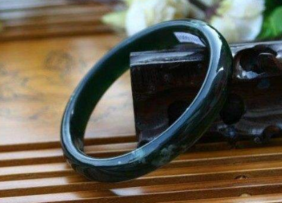 蓝田墨玉鉴别方法 蓝田墨玉图片介绍 