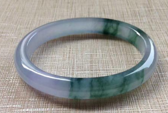 哪里批发翡翠手镯 翡翠手镯批发市场价格 第1张